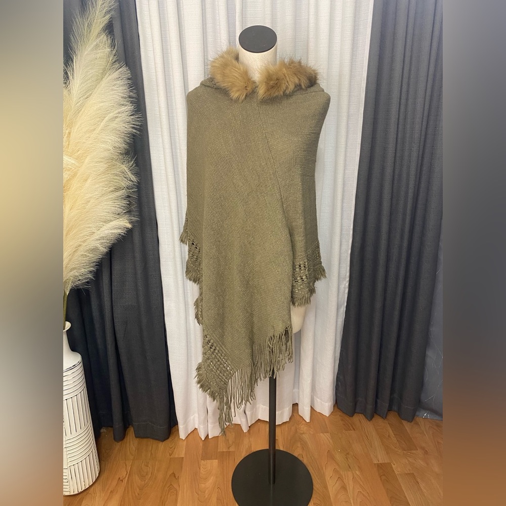 Taupe poncho